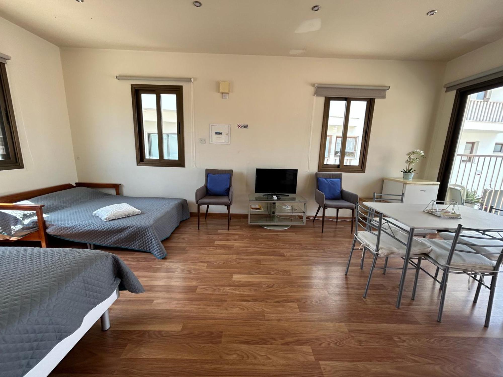 Extremely Comfy Apt With Spacious Private Terrace 10Min Walk To The Beach & In Town Larnaka Exterior foto