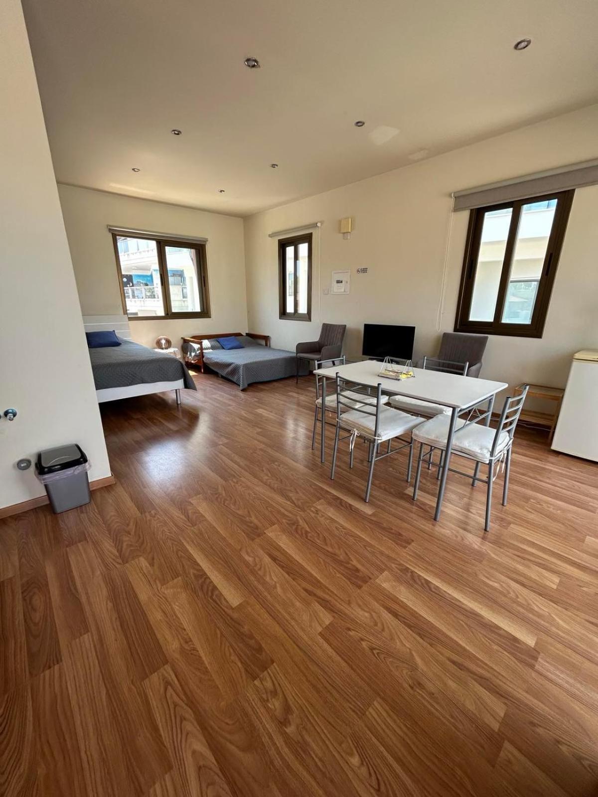 Extremely Comfy Apt With Spacious Private Terrace 10Min Walk To The Beach & In Town Larnaka Exterior foto